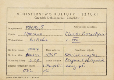 Zespół klasztorny - kościół, wnętrze, fragment ściany i sklepienia nawy głównej - metryczka
 , skan 1