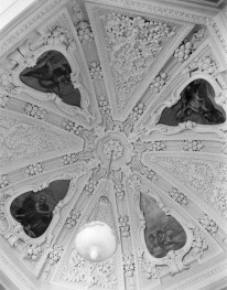 zamek magnacki Lubomirskich i Potockich - wnętrze - piętro I - Sala "pod Zodiakiem" - kopuła, skan 1