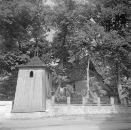 kościół i dzwonnica z XVIII wieku - zabudowa drewniana, skan 1