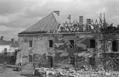klasztor Dominikański - fragment elewacji, skan 1