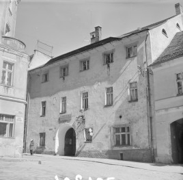 kamienica - elewacja frontowa, skan 1
