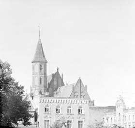 kościół pw. św. Jakuba i św. Mikołaja - widok od północnego wschodu - fragment, skan 1