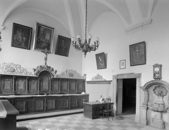 sanktuarium św. Jadwigi Śląskiej - kościół: zakrystia , skan 1