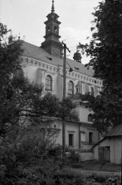 kościół, ob. parafialny pw. Przemienienia Pańskiego - elewacja północna, skan 1