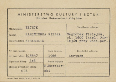 Kaplica Firlejów - nagrobek Firlejów - kartusz - metryczka, skan 1