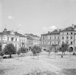rynek - pierzeja północno-wschodnia, skan 1
