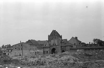 panorama miejska - brama kamienna, skan 1