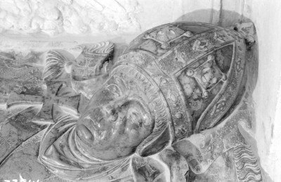 Katedra pw. Wniebowzięcia Najświętszej Marii Panny - wnętrze - kaplica M. Dzieżgowskiego. ściana południowa, nagrobek O. Krzyckiego - głowa, skan 1