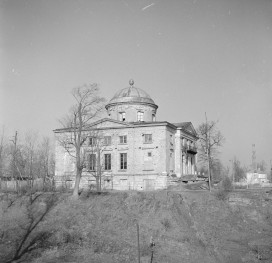 pałac Królikarnia, ob. muzeum Xawerego Dunikowskiego - elewacja ogrodowa, skan 1