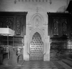 Archikatedra Przemyska - wnętrze - portal do zakrystii, skan 1