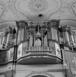 kościół św. Macieja - wnętrze, prospekt organowy, skan 1