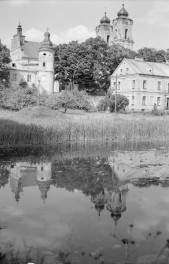kolegiata - widok od strony rzeki, skan 1