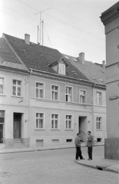 kamienica - elewacja frontowa, skan 1