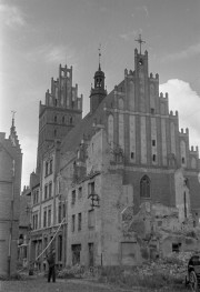kolegiata - wieża elewacja od wschodu, skan 1