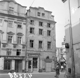 kamienica - elewacja frontowa, skan 1