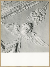 Pałac biskupów - wnętrze, alkierz - d. kaplica, fragment dekoracji sklepienia , anioł, skan 1
