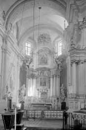 Kościół parafialny pw. NPNMP - wnętrze: ołtarz główny, skan 1