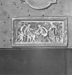 Kościół św. Józefa Oblubieńca i św. Antoniego z Padwy - tabernakulum z ok. 1740. Detale zdobienia. , skan 1