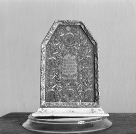 klasztor ss. Mniszek Benedyktynek - zbiory - relikwiarz z XVIII w., skan 1