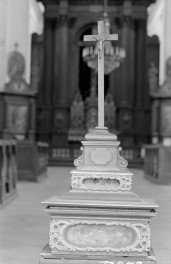 kościół, ob. pw. św. Piotra z Alkantary i św. Antoniego z Padwy - wnętrze: relikwiarz-awers, skan 1
