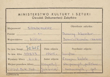 Zespół klasztorny Dominikanów -  widok belek z polichromią  - metryczka, skan 1