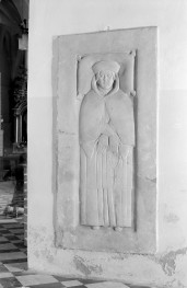 katedra św. Michała Archanioła - wnętrze: nagrobek J. Wojsławskiego, skan 1