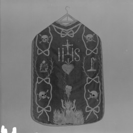 Skarbiec Katedralny - Ornat. Haft Polski XVIII. Całość, tył., skan 1