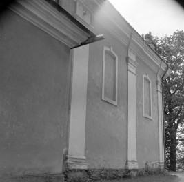 kościół parafialny św. Wawrzyńca - elewacja boczna, pilaster toskański, skan 1
