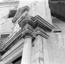zamek - dziedziniec - portal z Berłem Brandenburskim, skan 1