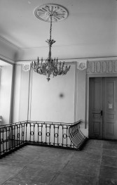 pałac Dembińskich - wnętrze - hall I piętro, skan 1