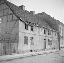 dom ul. Sienkiewicza 24 - elewacja frontowa, skan 1