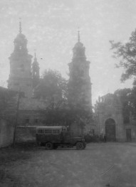 kościół Dominikanów - wieża i elewacja frontowa, skan 1