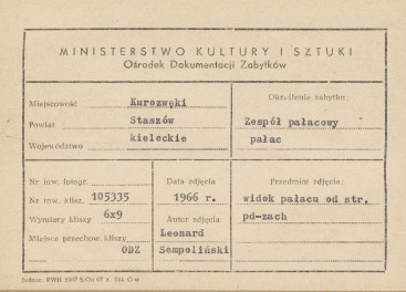 Zespół pałacowy - widok od strony zach. na elewację i taras - metryczka, skan 1