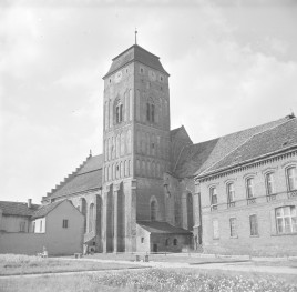 kościół pw. Wniebowzięcia Najświętszej Maryi Panny - elewacja frontowa, skan 1