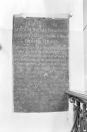 Kościół św. Stanisława Biskupa i Męczennika i św. Małgorzaty - wnętrze. Epitafium starosty Taraszyńskiego. 1803., skan 1