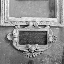 kościół i klasztor oo. Franciszkanów - kaplica Oświęcimów, stiuki i epitafium Barbary Oświęcimowej, skan 1