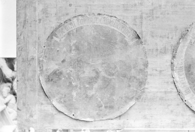 Muzeum Narodowe w Warszawie, malarz nieznany - panneau dekoracyjne z amorkami, średnica 530 mm, skan 1