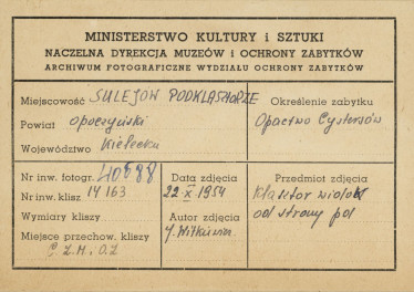 Zespół opactwa cystersów -  wieża Krakowska i budynki gospodarcze, widok od strony  zach. - metryczka, skan 1