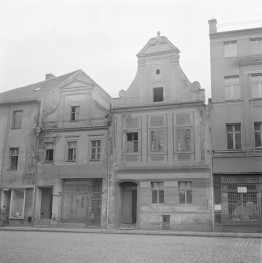 kamienica - elewacja frontowa, skan 1