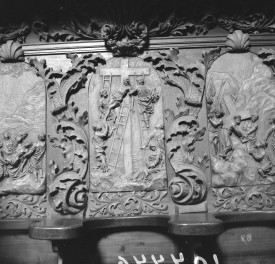 opactwo Cystersów - kościół pw. Wniebowzięcia Najświętszej Maryii Panny i św. Jana Chrzciciela - wnętrze - prezbiterium - stalle - zaplecek - fragment, skan 1
