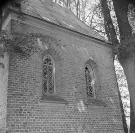 kaplica - elewacja boczna, maswerk, okap, skan 1
