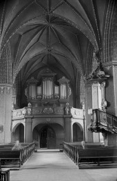 Katedra św. Marcina i Mikołaja - empora z prospektem organowym, sklepienie sieciowe., skan 1