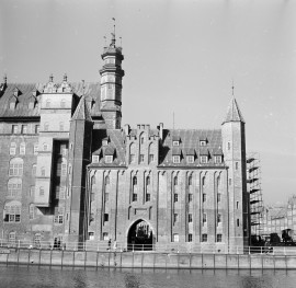 brama Mariacka - widok od rzeki, skan 1