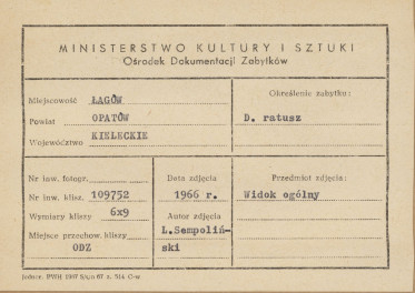Widok ogólny na d. ratusz - metryczka


, skan 1