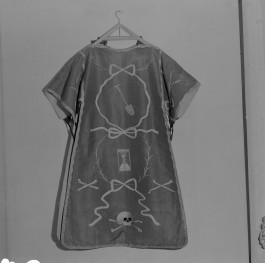 Skarbiec Katedralny - Dalmatyka. Haft Polski XVIII. Całość, tył., skan 1