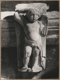 Zespół klasztorny - widok rzeźby, putto, skan 1