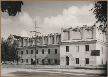 Kolegium jezuickie - Collegium Gostomianum , widok ogólny od strony płd. - zach. , skan 1