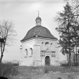 klasztor Franciszkanów - Kalwaria Pakoska - kaplica Heroda - elewacja, skan 1
