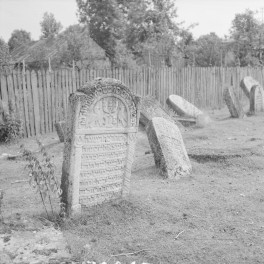 Cmentarz, Kirkut - macewy, skan 1