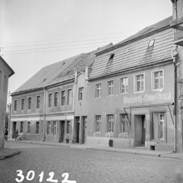 kamienice - elewacje frontowe, skan 1